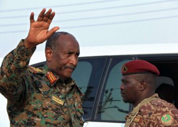 من بورتسودان إلى عطبرة: البرهان يغير مكان إقامته ويوزع الوزارات الى الولايات .. لماذا؟