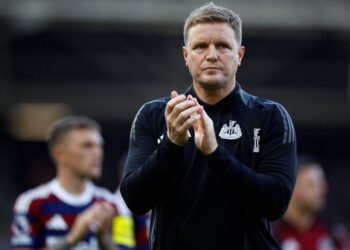 مدرب نيوكاسل يطالب لاعبيه بالرد أمام سيتي