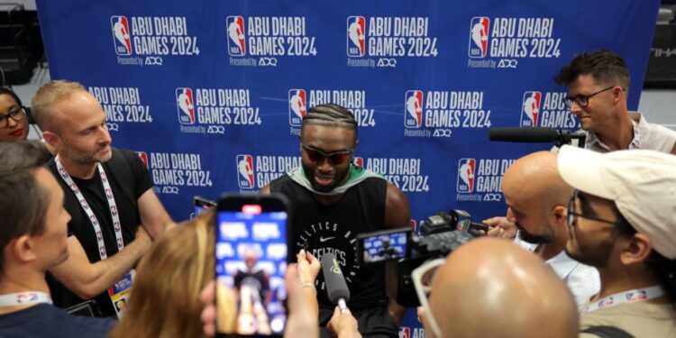 «إن بي إيه»: سلتيكس يواجه ناغتس في أبوظبي استعداداً للموسم الجديد