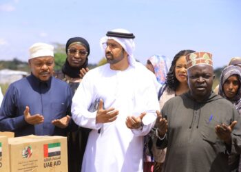بـ30 ألف سلة غذائية.. الإمارات تعزز دعمها للاجئين السودانيين في أوغندا