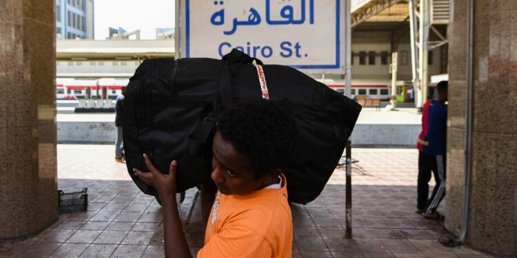 لاجئ سوداني في مصر