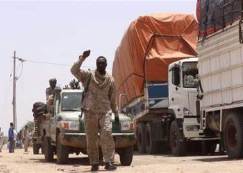 وصول شاحنات الإغاثة الى مخيم زمزم للنازحين