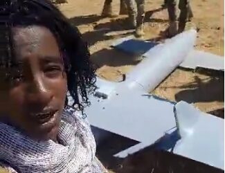 الصورة توضح لحظة اسقاط الطائرة