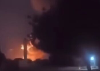 مصادر عسكرية: مسيرات مجهولة تستهدف مخازن الجيش في أم درمان