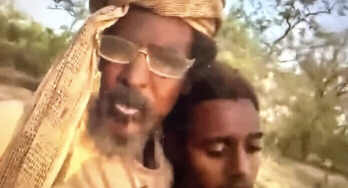 اسير من التغراي في قبضة تأسيس