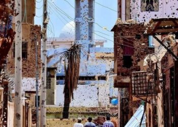 صورة توضح مسجد االشيخ قريب الله بامدرمان بعد ان تعرض للقصف من قبل طيران تنظيم الحركة الاسلامية